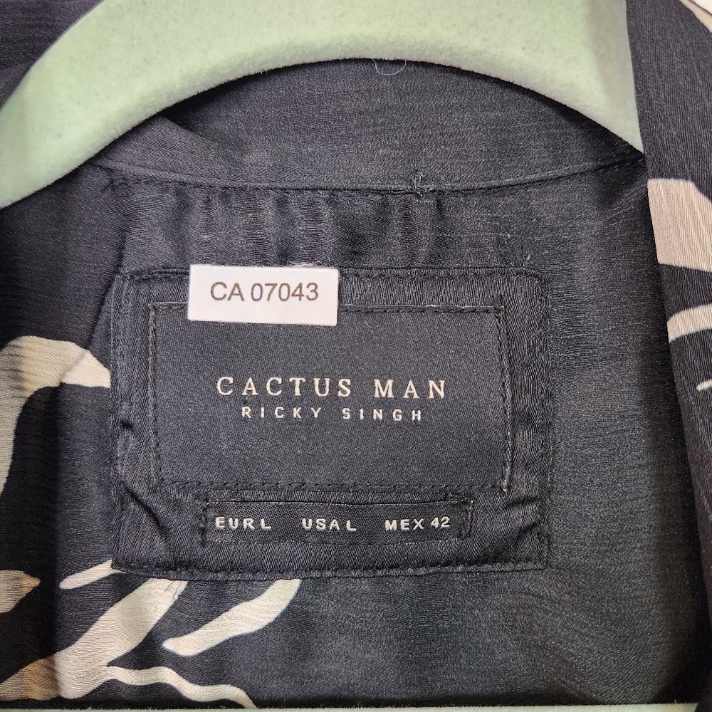 Cactus Man Ricky Singh Sheer Navy Tropical Floral Short Sleeve Button Down Large - Picture 6 of 8